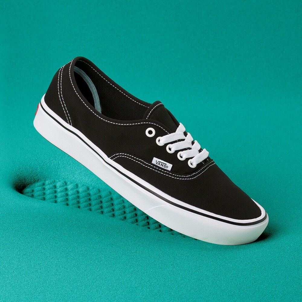 Vans Authentic Comfy Cush size 9 brand new